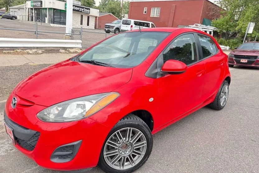 2012 Mazda Mazda2 Sport photo 1