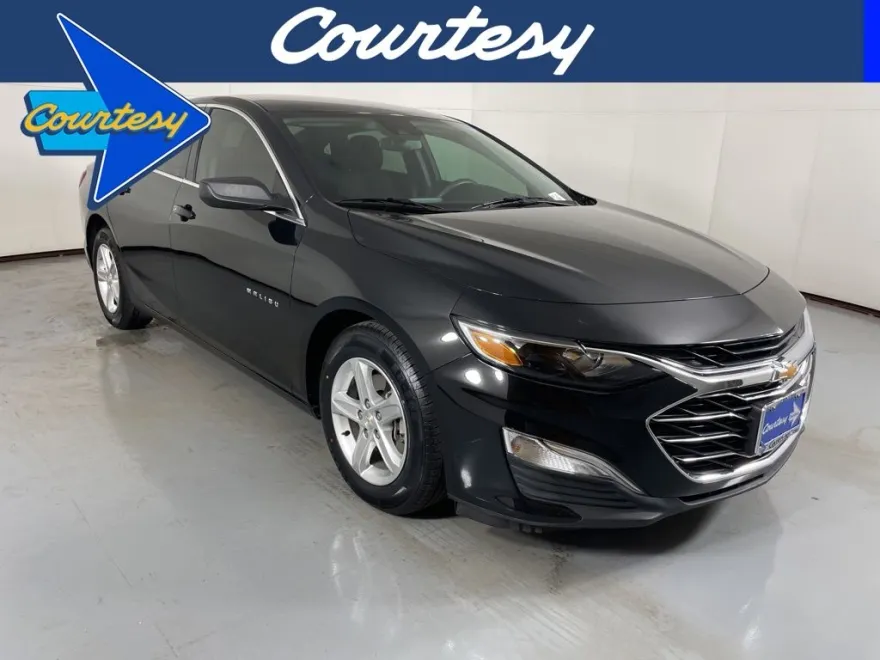 2023 Chevrolet Malibu LS photo 1