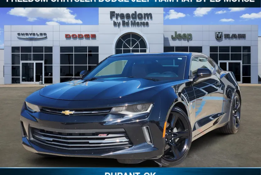 2017 Chevrolet Camaro 2LT photo 1