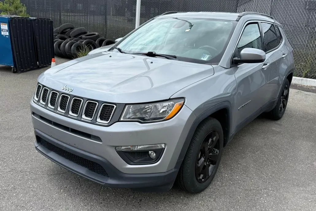 2020 Jeep Compass Latitude photo 1