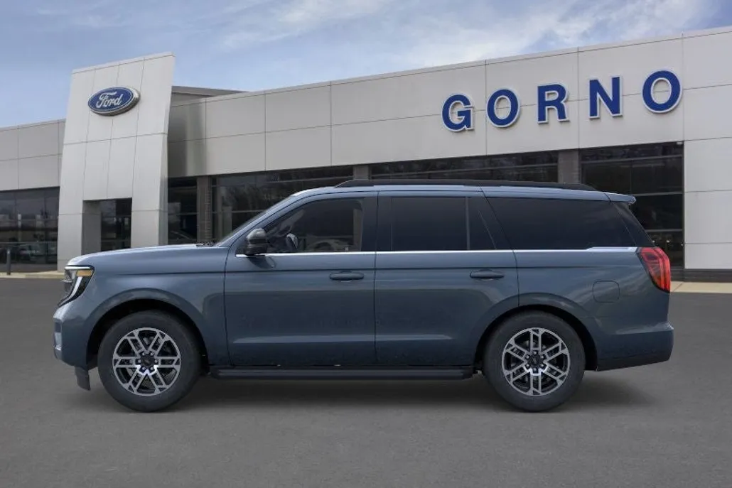 2025 Ford Expedition photo 1