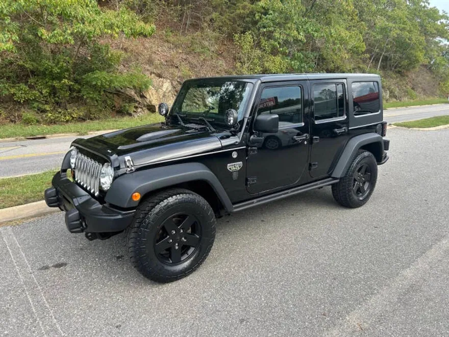2012 Jeep Wrangler Unlimited Call of Duty: MW3 Edition photo 1