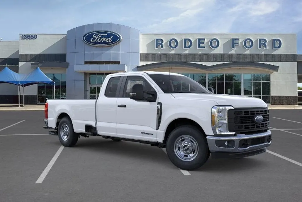 2025 Ford F-350 XL photo 1
