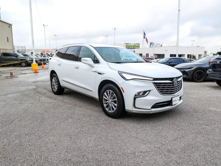 2024 Buick Enclave Premium photo 1
