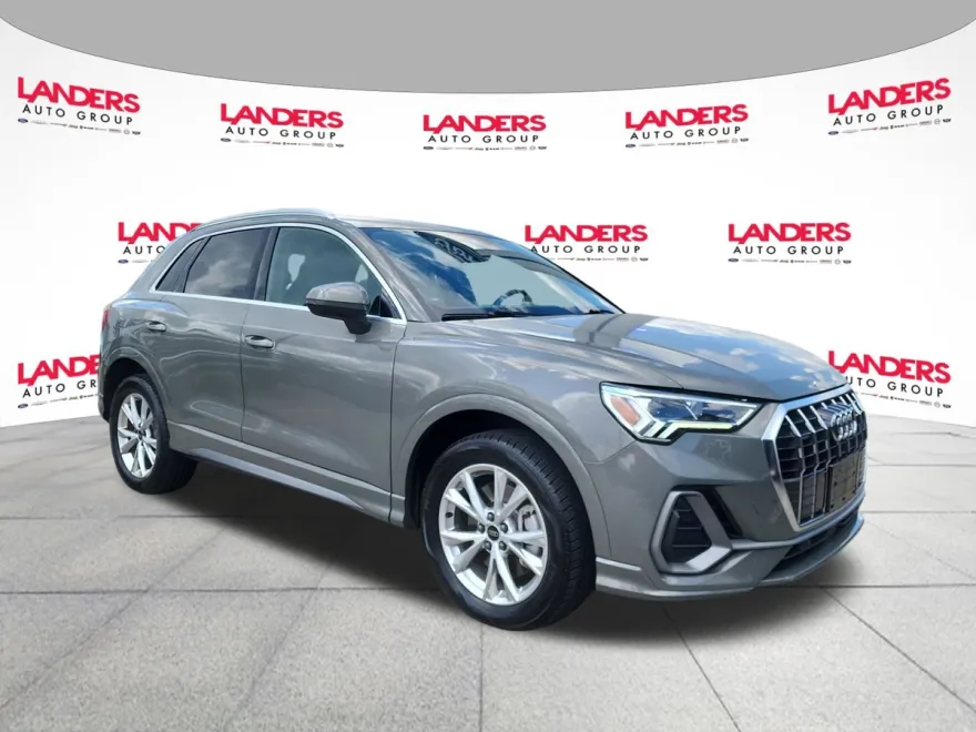 2023 Audi Q3 S line Premium photo 1