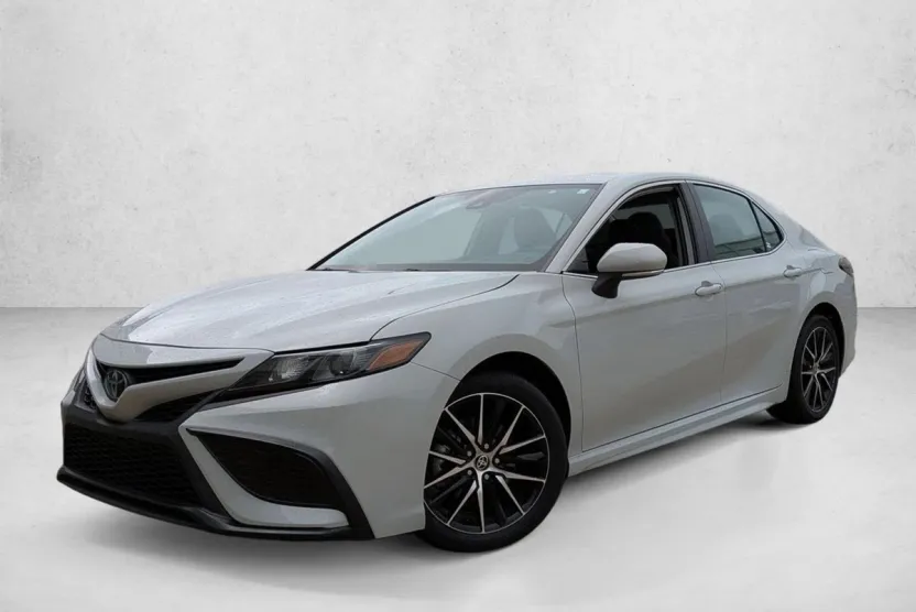 2024 Toyota Camry SE photo 1