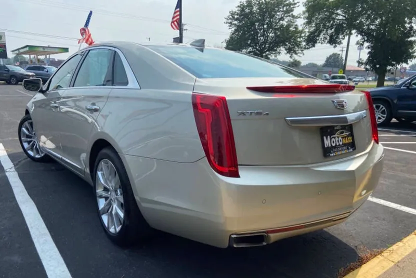 2016 Cadillac XTS Luxury photo 1