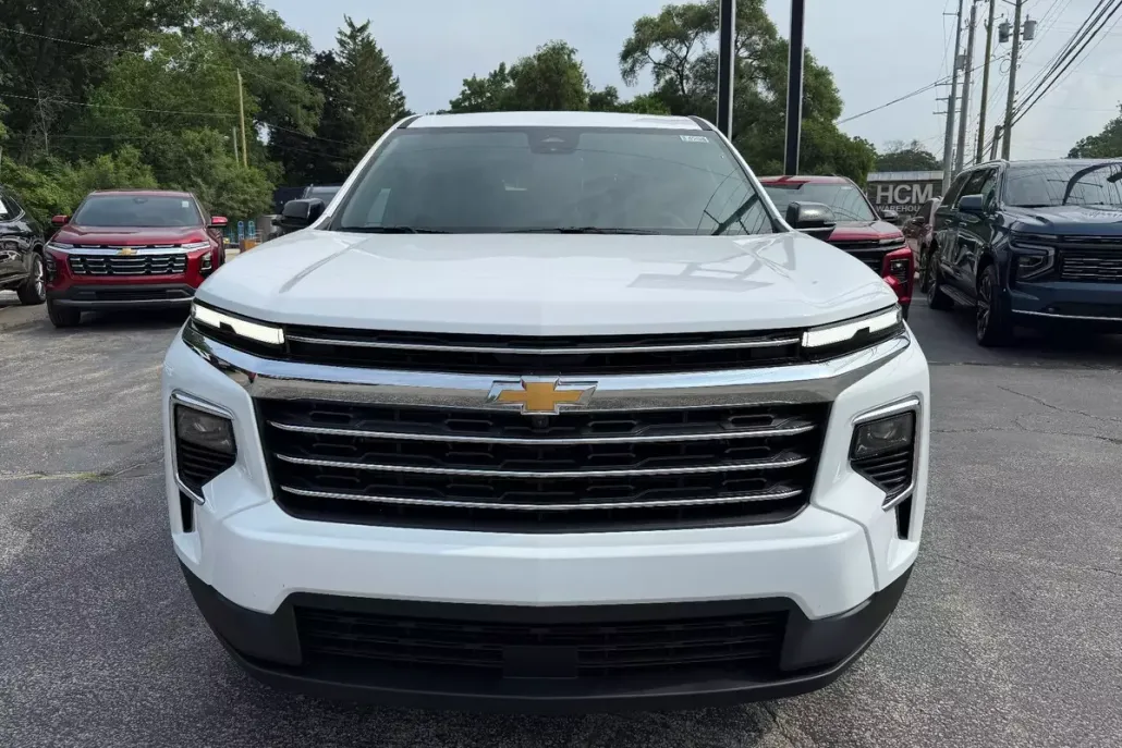 2025 Chevrolet Traverse photo 1