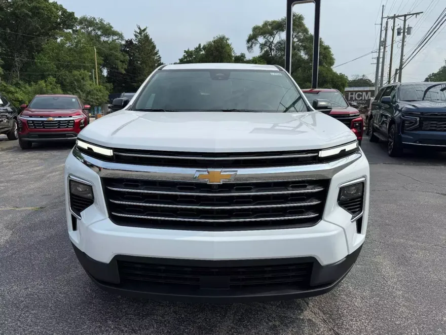 2025 Chevrolet Traverse photo 1