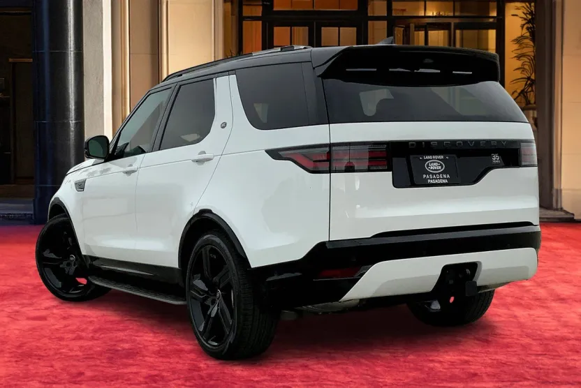 2025 Land Rover Discovery SE photo 1
