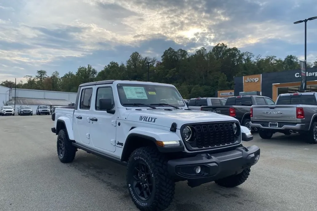 2025 Jeep Gladiator Willys photo 1
