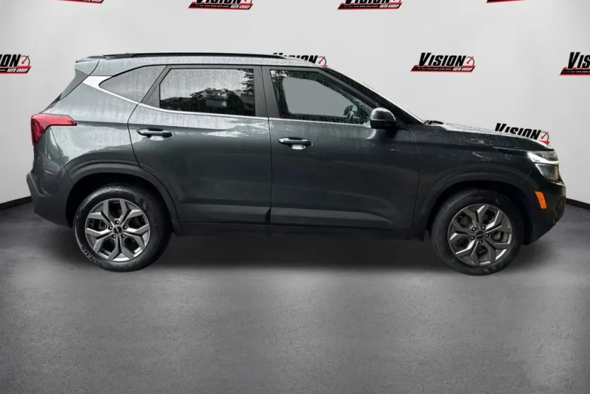 2024 Kia Seltos S photo 1