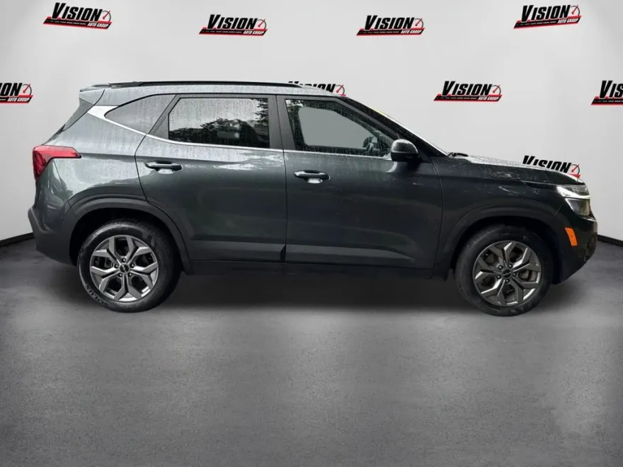 2024 Kia Seltos S photo 1