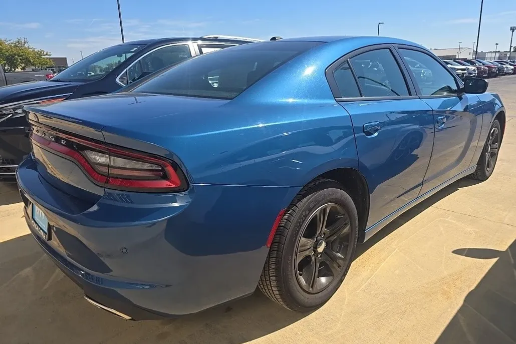 2022 Dodge Charger SXT photo 1