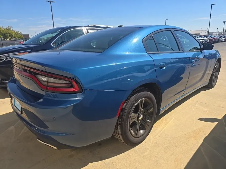 2022 Dodge Charger SXT photo 1