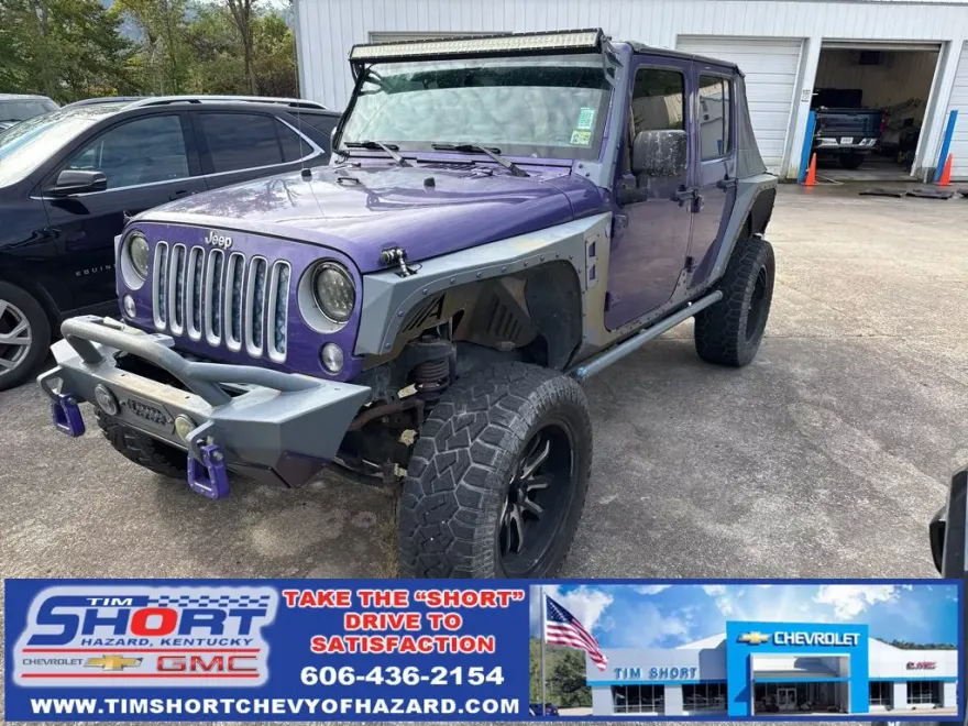 2017 Jeep Wrangler Unlimited Sahara photo 1