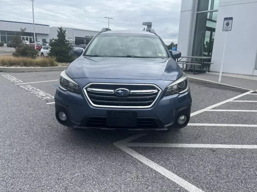 2018 Subaru Outback 2.5i Premium photo 1