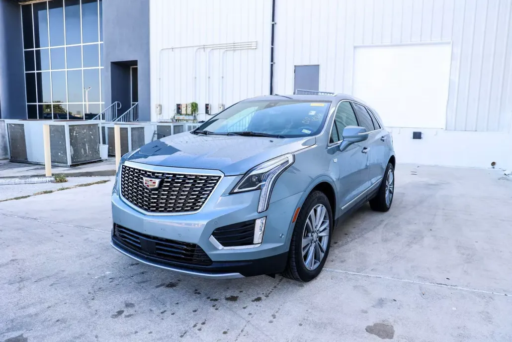 2024 Cadillac XT5 Platinum Premium Luxury photo 1