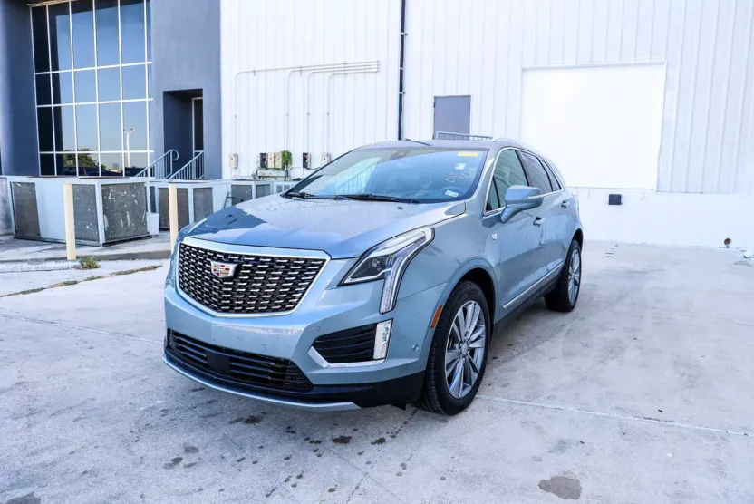2024 Cadillac XT5 Platinum Premium Luxury photo 1