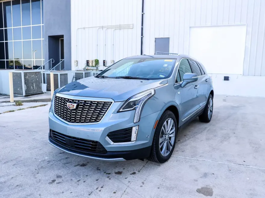2024 Cadillac XT5 Platinum Premium Luxury photo 1