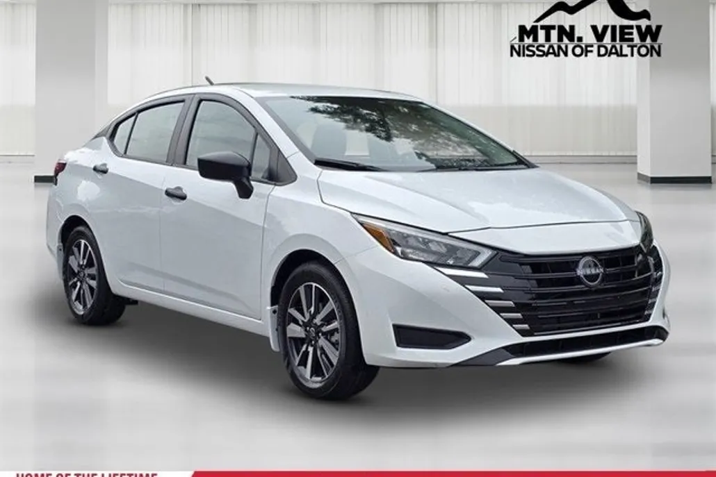 2025 Nissan Versa S photo 1