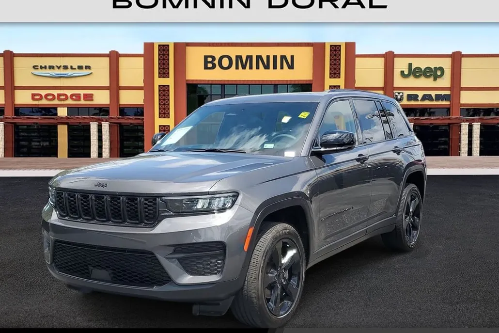 2024 Jeep Grand Cherokee Laredo photo 1