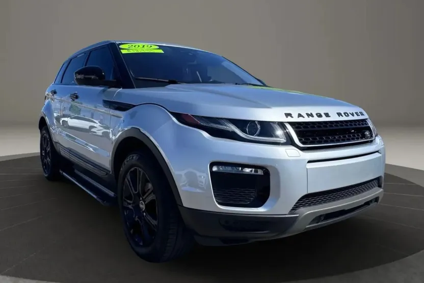 2019 Land Rover Range Rover Evoque SE photo 1