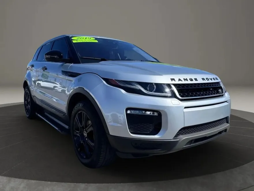 2019 Land Rover Range Rover Evoque SE photo 1