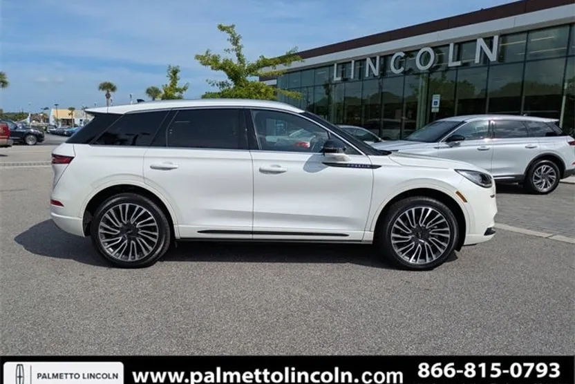 2022 Lincoln Corsair Grand Touring photo 1