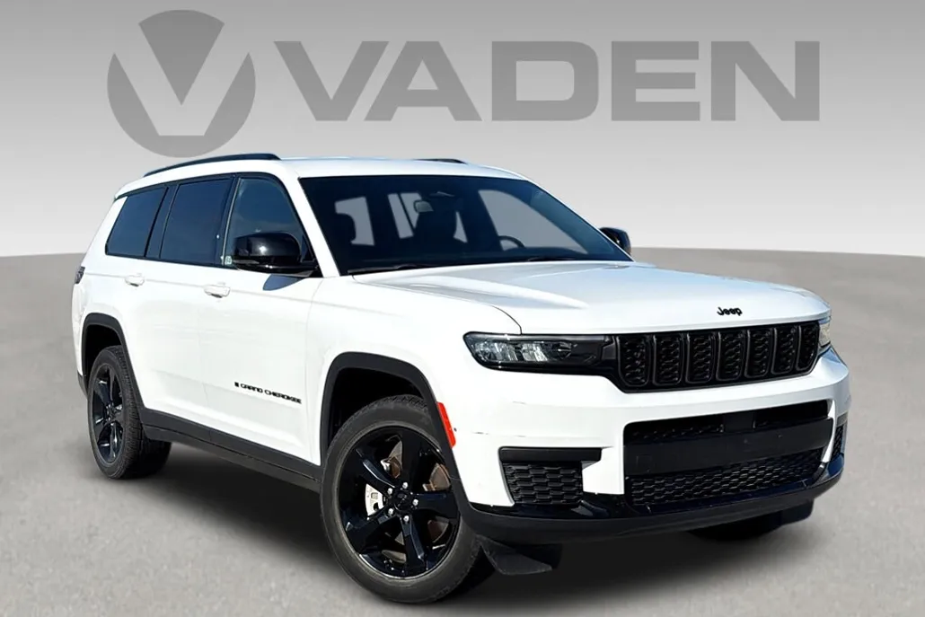 2023 Jeep Grand Cherokee Altitude photo 1