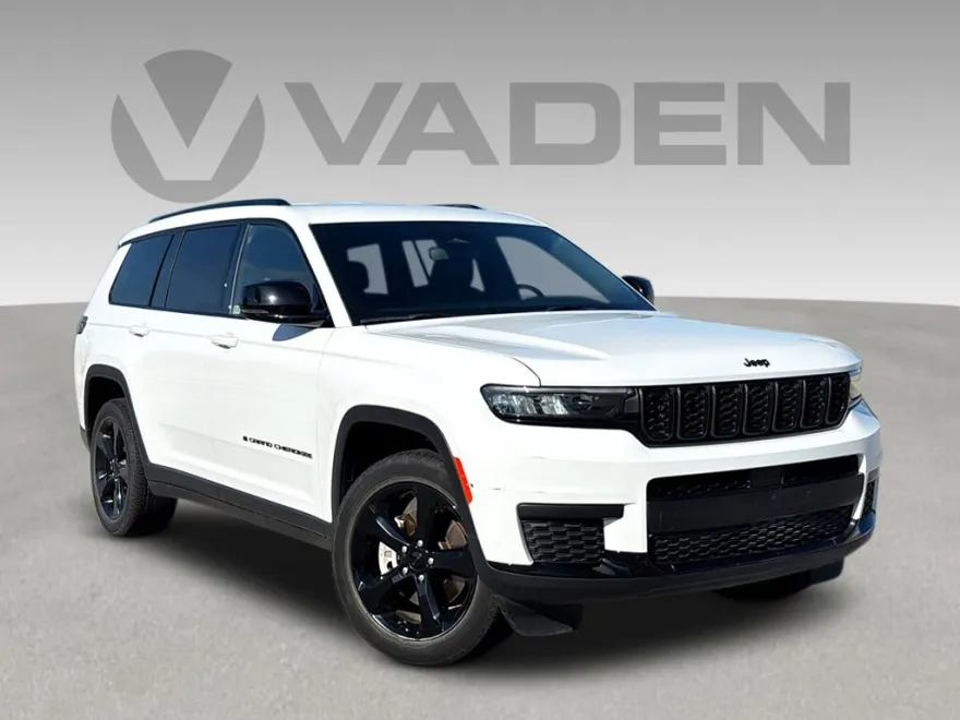 2023 Jeep Grand Cherokee Altitude photo 1
