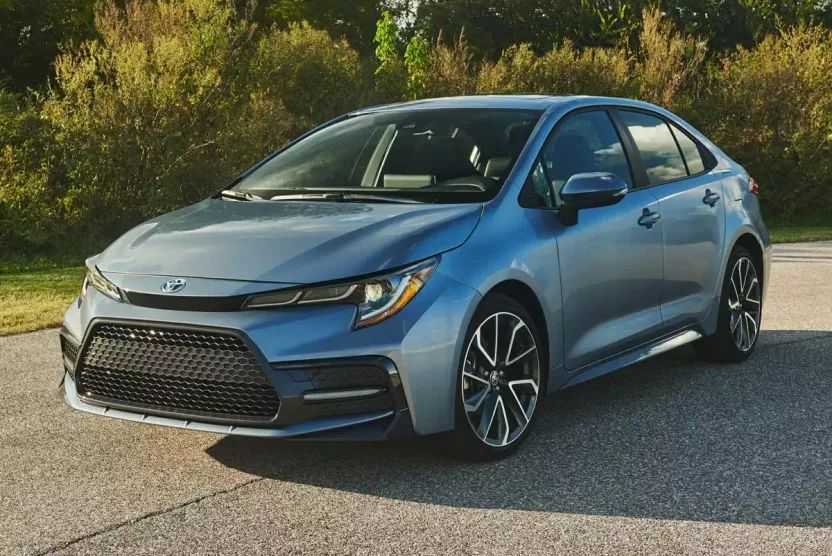 2021 Toyota Corolla LE photo 1