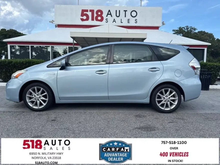 2014 Toyota Prius V Five photo 1