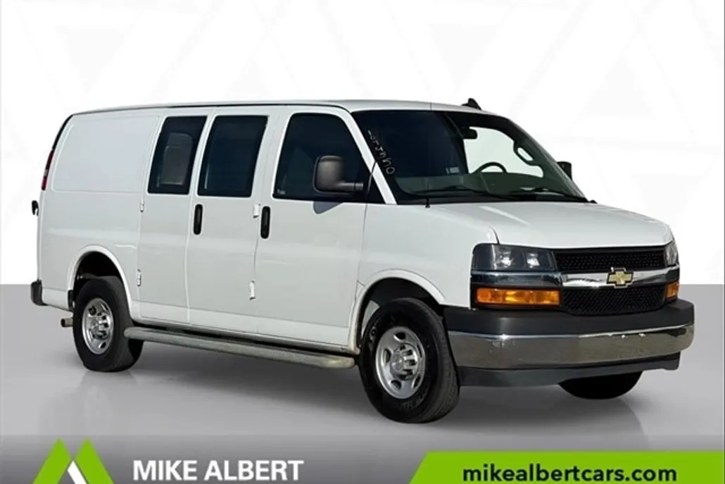 2022 Chevrolet Express 2500 Cargo Van photo 1