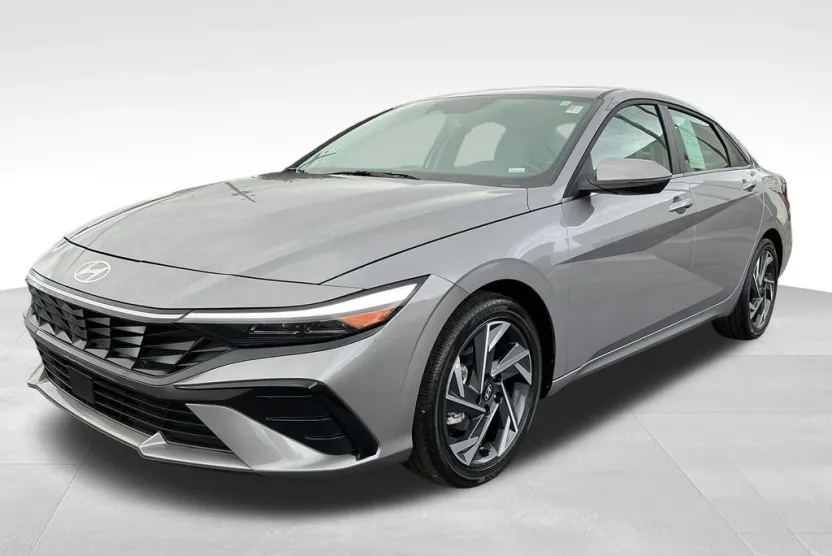 2025 Hyundai Elantra Limited photo 1