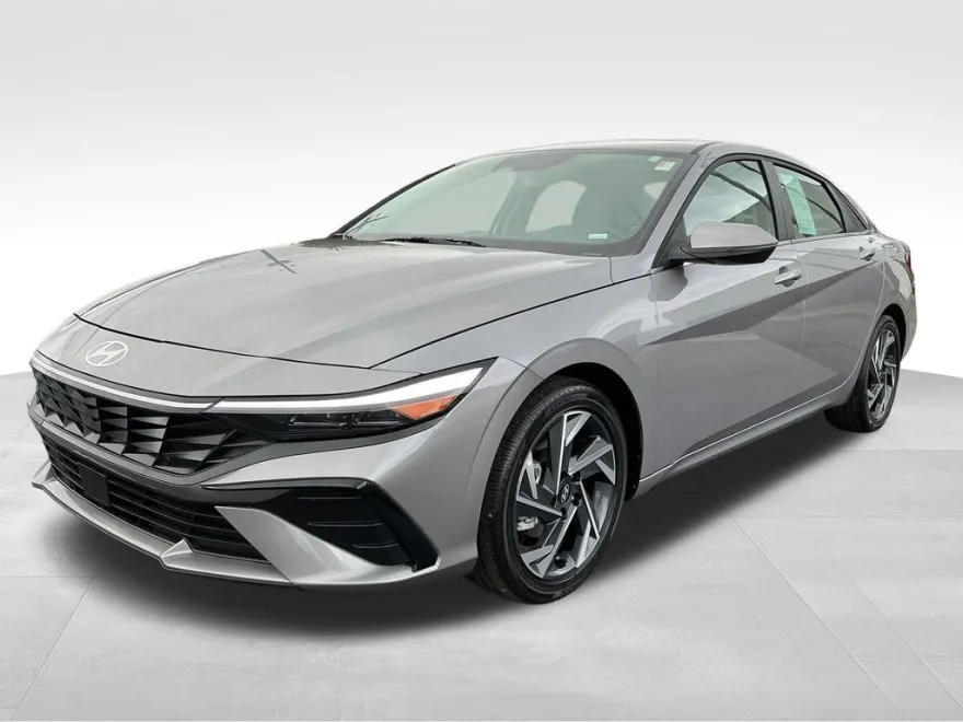 2025 Hyundai Elantra Limited photo 1