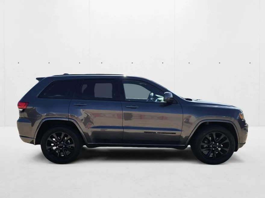 2019 Jeep Grand Cherokee Altitude photo 1