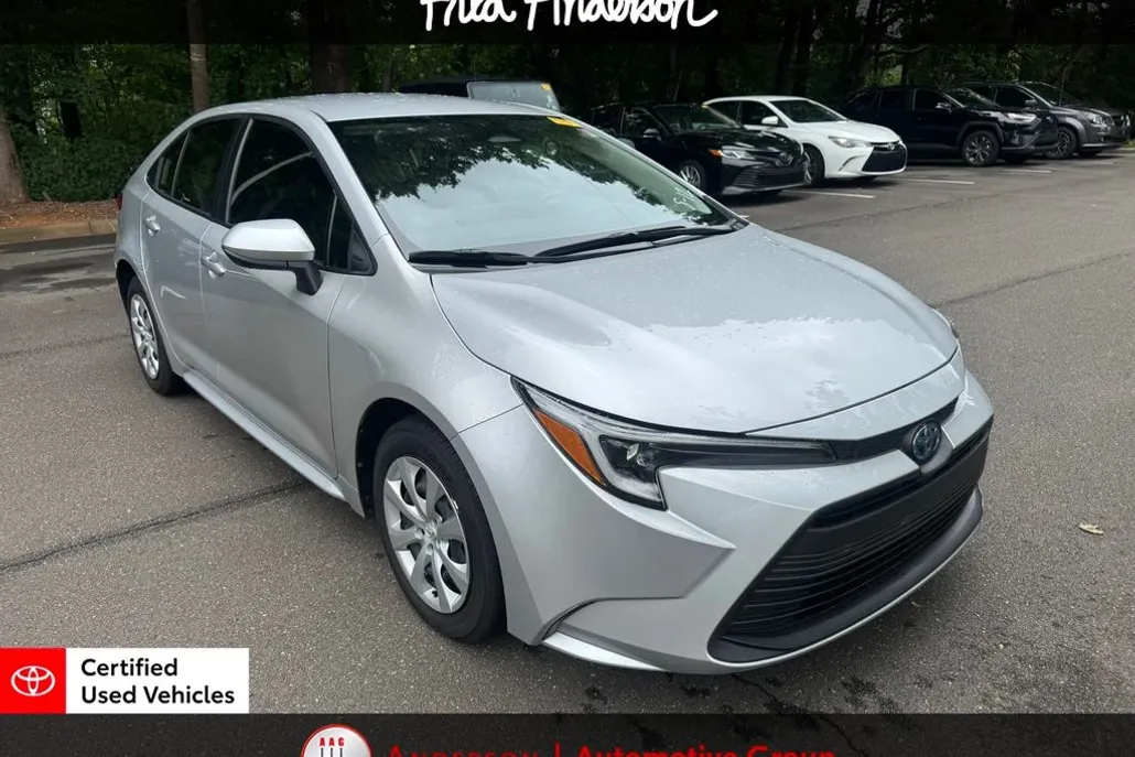 2024 Toyota Corolla Hybrid LE photo 1