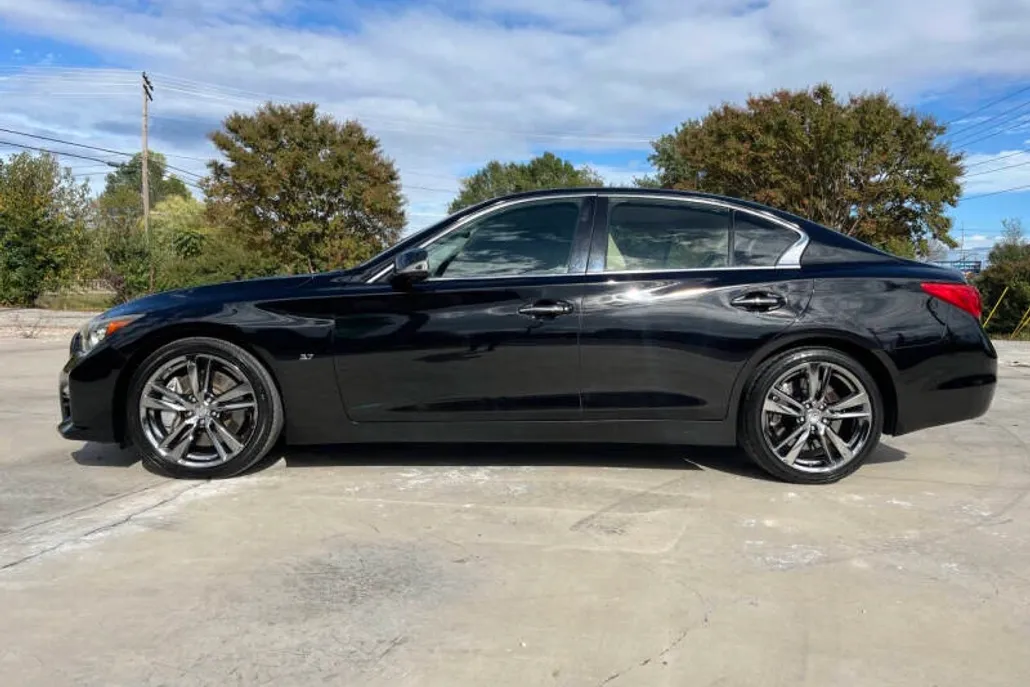2015 Infiniti Q50 Sport photo 1