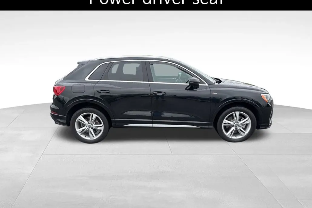 2021 Audi Q3 S line Premium photo 1