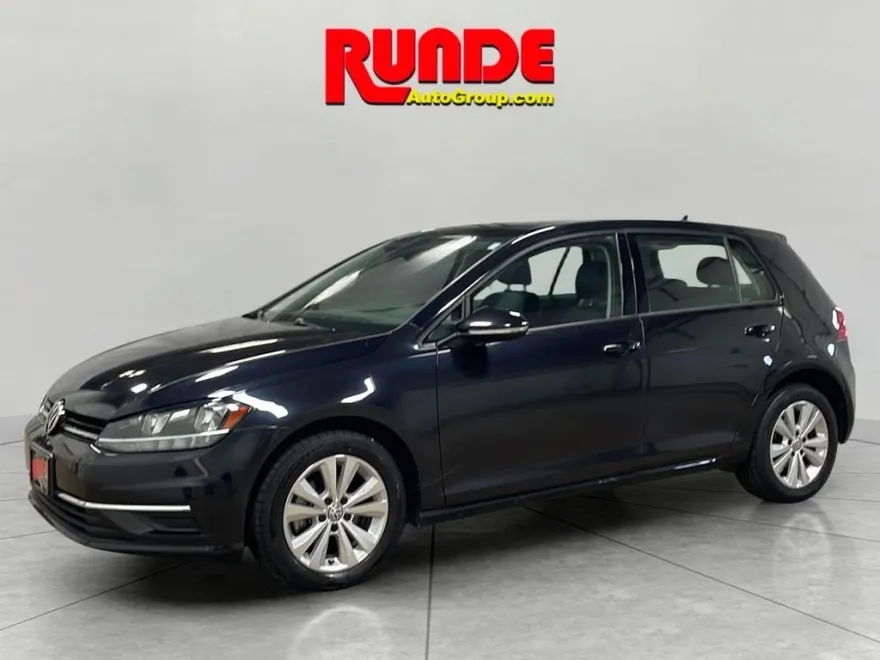 2021 Volkswagen Golf TSI photo 1