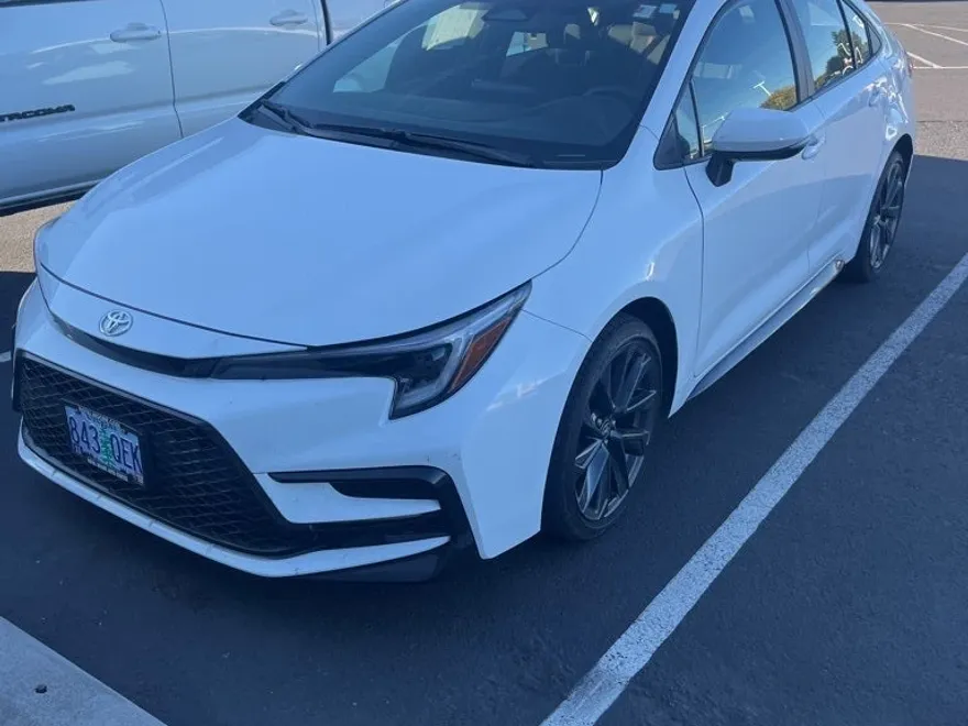 2025 Toyota Corolla SE photo 1
