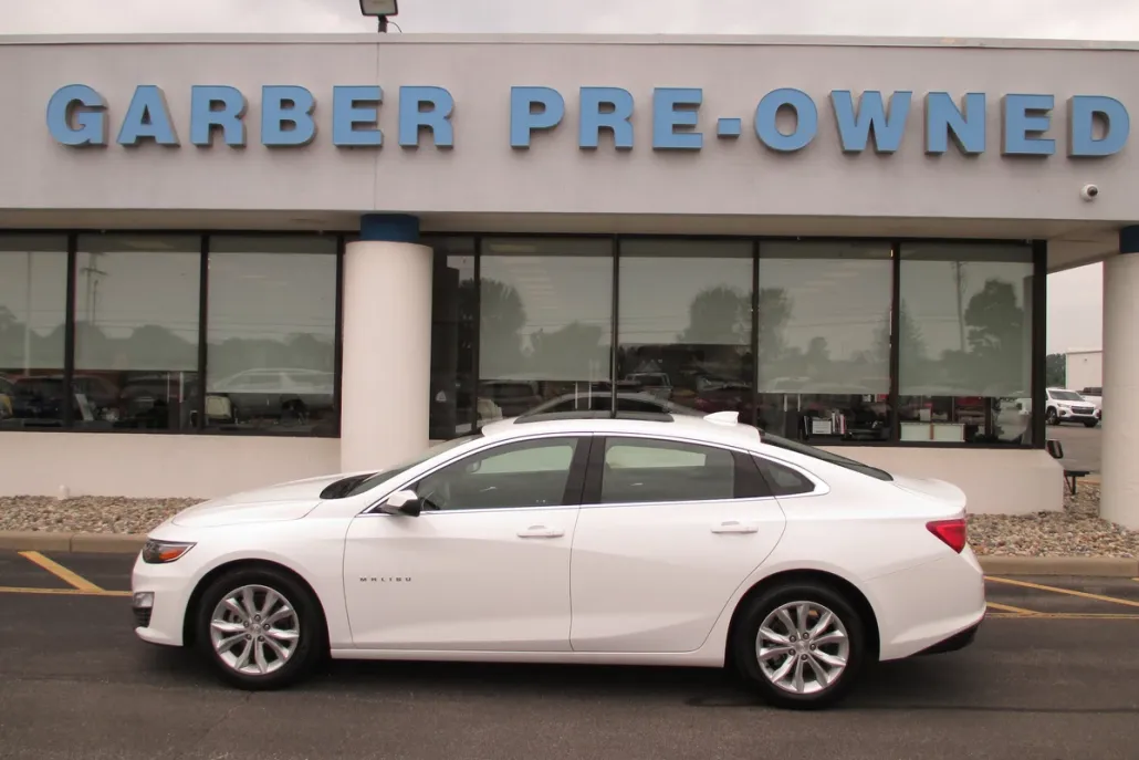 2024 Chevrolet Malibu 1LT photo 1