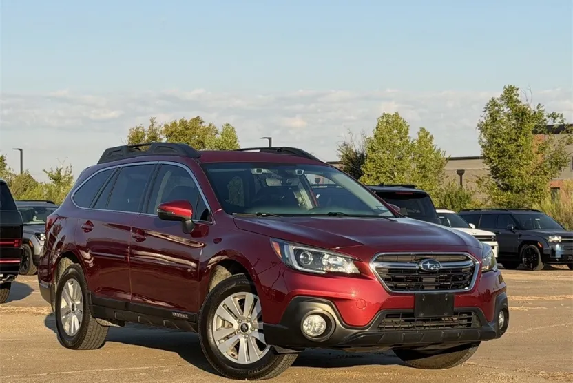 2018 Subaru Outback 2.5i Premium photo 1