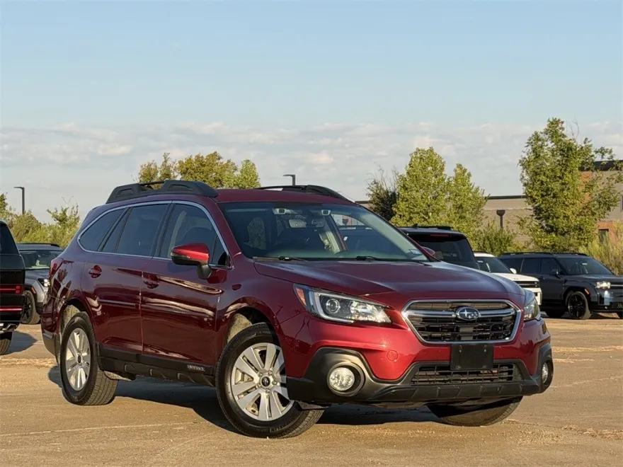 2018 Subaru Outback 2.5i Premium photo 1