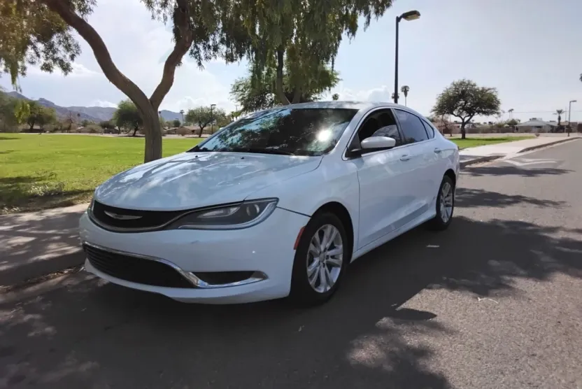 2015 Chrysler 200 Limited photo 1