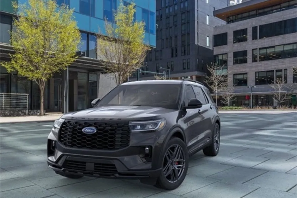 2025 Ford Explorer ST-Line photo 1