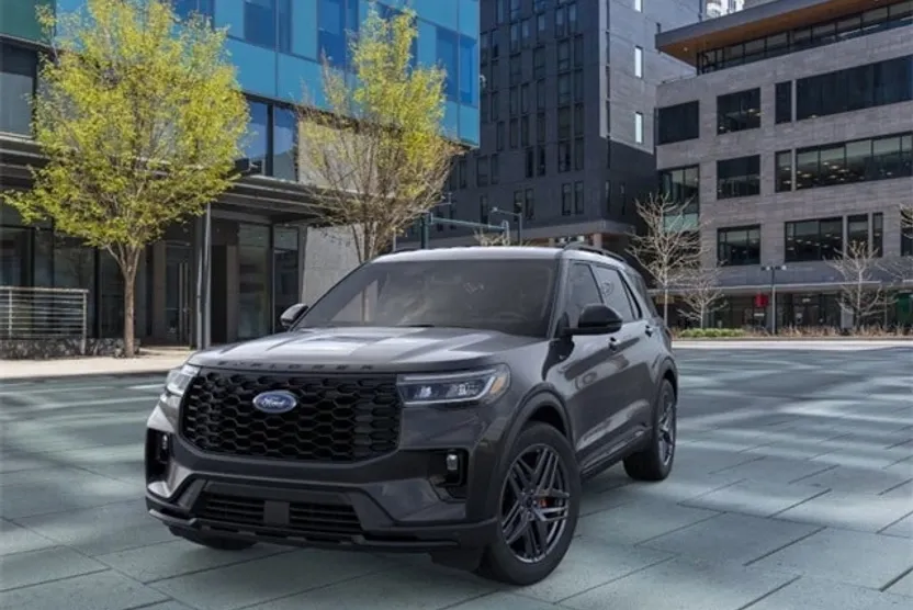 2025 Ford Explorer ST-Line photo 1