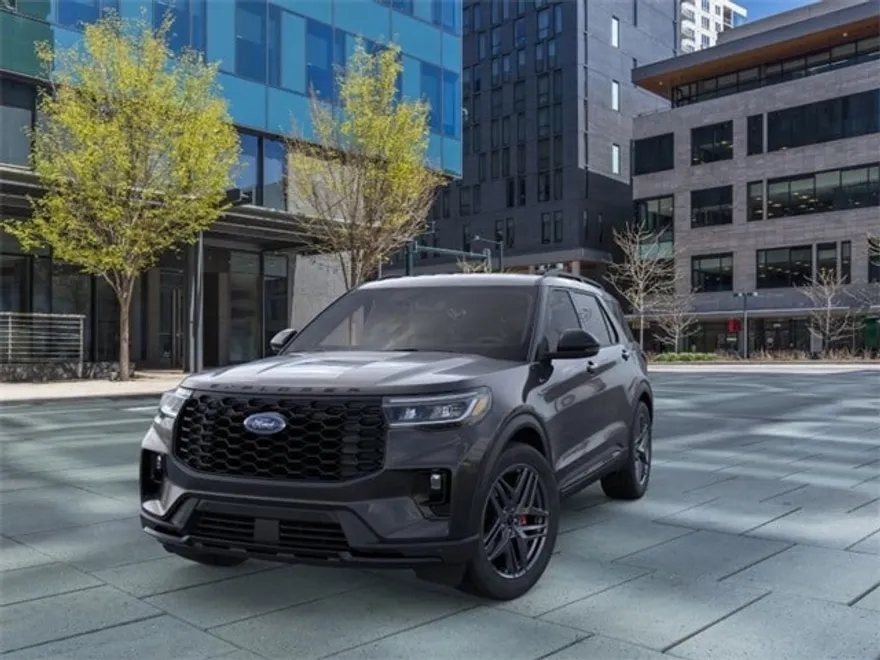 2025 Ford Explorer ST-Line photo 1