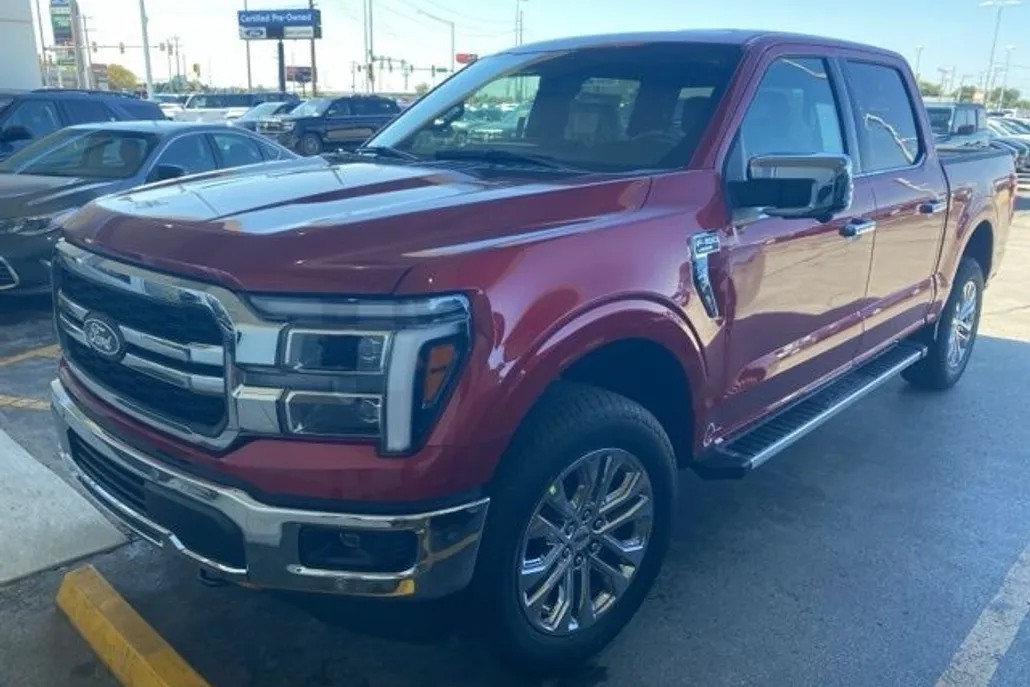 2025 Ford F-150 Lariat photo 1
